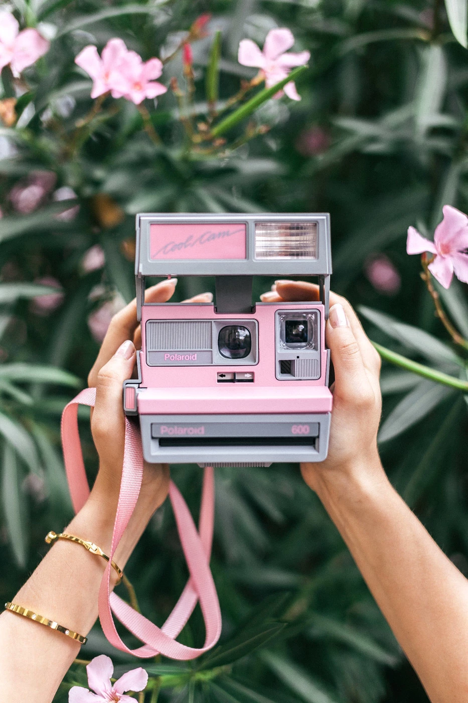 polaroid cool cam pink