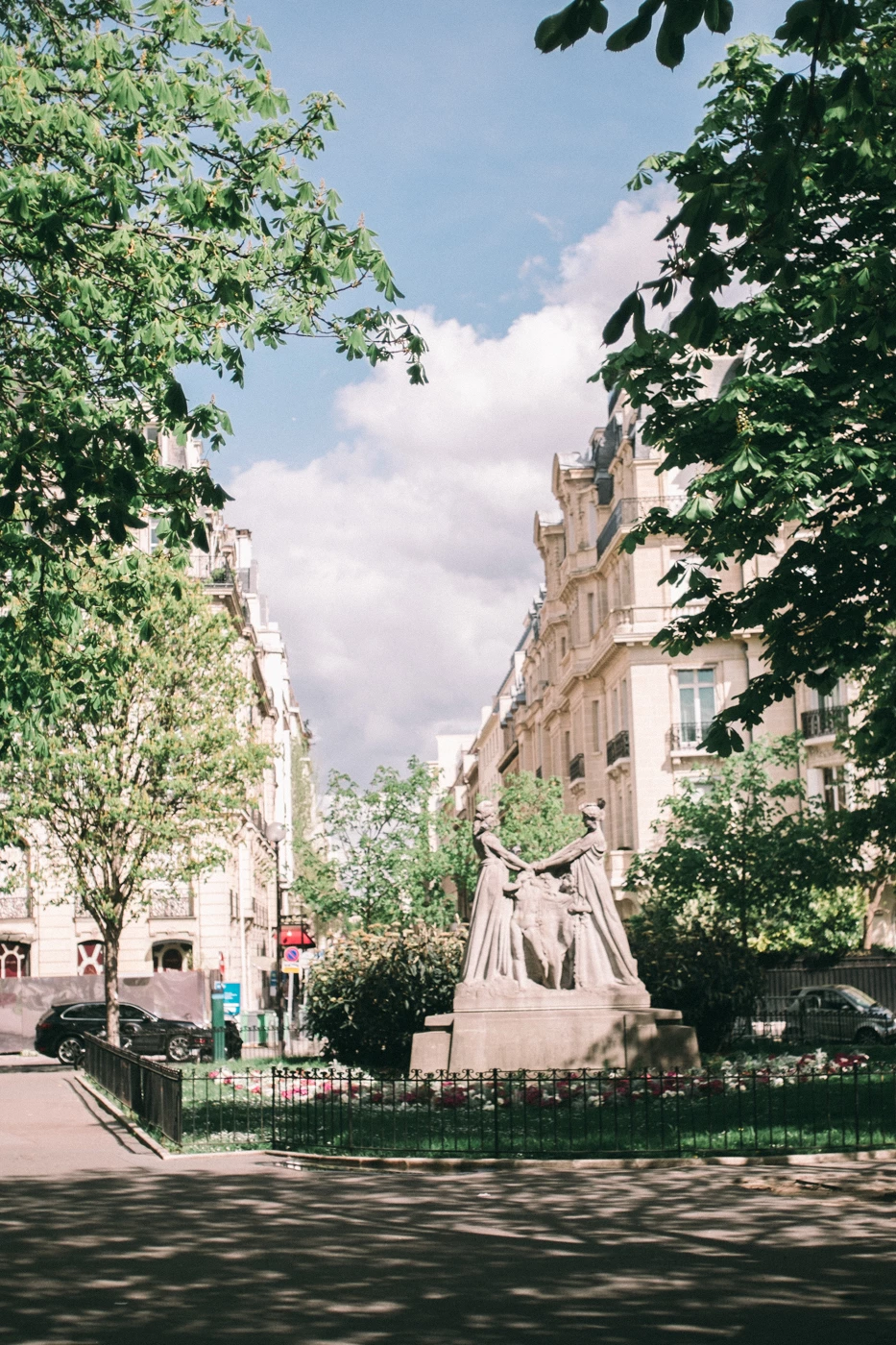 Spring in Paris where to enjoy blossoms Licorne Magazine