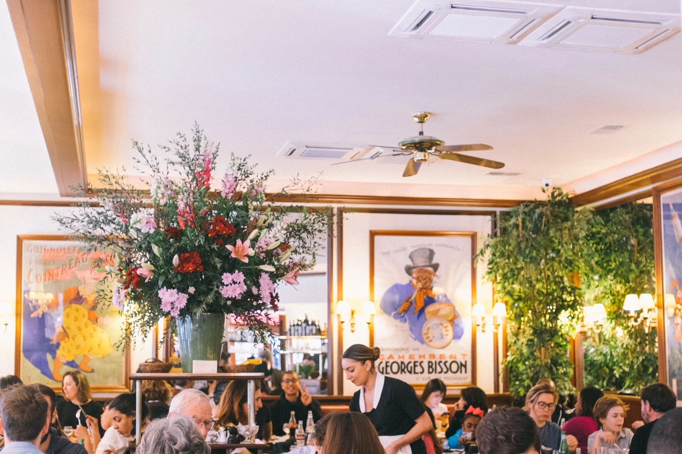 MUSTEAT in Paris steak Le Relais de l'Entrecote Licorne Magazine